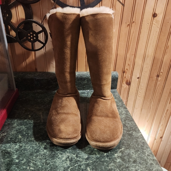 BearPaw Women's size 8 tall boots - Picture 2 of 3